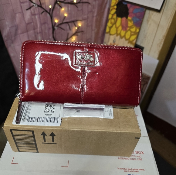 Coach wallet - Picture 2 of 9